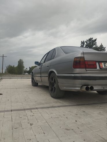 BMW: BMW 5 series: 1991 г., 2 л, Механика, Бензин, Седан