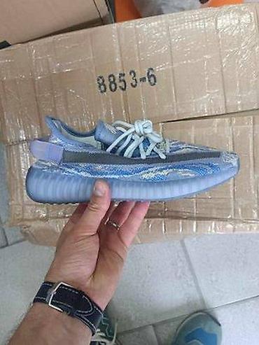 bff torba: Adidas Yeezy
brojevi 36 do 44
cena 4000 dinara — 3
