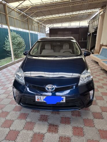 Toyota: Toyota Prius: 2015 г., 1.8 л, Вариатор, Гибрид, Универсал