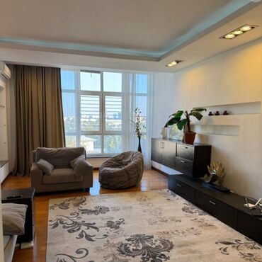срочно сдаётся квартира: 3 комнаты, 146 м², Элитка, 8 этаж