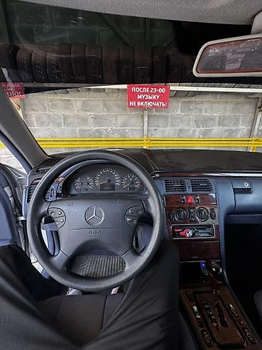 Mercedes-Benz E-Class: 1998 г., 2 л, Автомат, Седан at lalafo.kg Mercedes-Benz E-Class: 1998 г., 2 л, Автомат, Седан