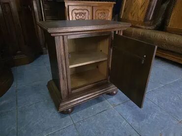 Stilske komode: Komoda u odlicnom stanju. Visina 60 cm Dubina 35 cm Sirina 58 cm na lalafo.rs — 6 Stilske komode: Komoda u odlicnom stanju. Visina 60 cm Dubina 35 cm Sirina 58 cm — 6