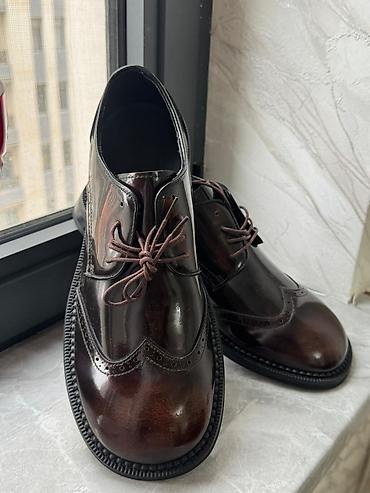 Ayaqqabılar: Kişi klassik ayaqqabısı – broq naxışlı, “wingtip” dizayn - Rəng: tünd — 2