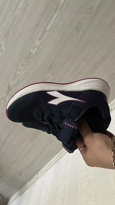 доч: Детские кроссовки Diadora

28 размер! новые! самовывоз с 10 мкр-на! — 1