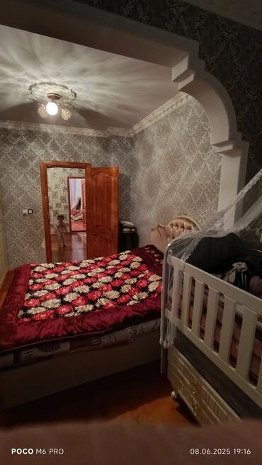 Köhnə tikili: Bakı, Qaraçuxur qəs., 4 otaqlı, Köhnə tikili, 90 kv. m -da lalafo.az — 5 Köhnə tikili: Bakı, Qaraçuxur qəs., 4 otaqlı, Köhnə tikili, 90 kv. m — 5