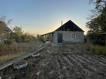 дом балыкчы: 2 комнаты, 5 м², 5 соток, Восток — 1