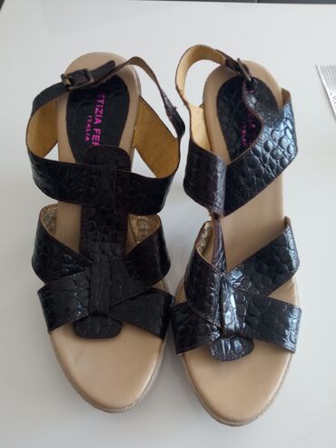 kozne pantalone new yorker: Sandale, 39
