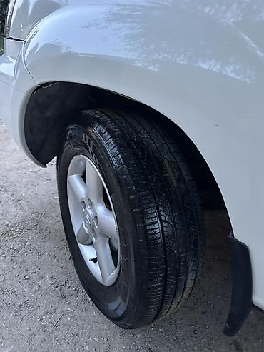 nisan x trel: Nissan X-Trail, ağ rəng, 5 qapı SUV/crossover. Özəlliklər: - Güclü və — 3