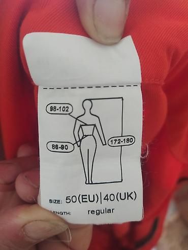Tulumlar: - Ölçü: 50 (EU) / 40 (UK) Boy: 172–180 sm Döş çevrəsi: 98–102 sm Bel — 2
