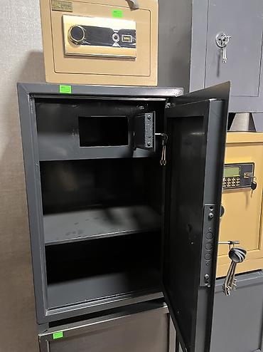 Сейфы для денег и документов: Сейфы китайские, местного производства, прочные замки. Для офиса, для — 10