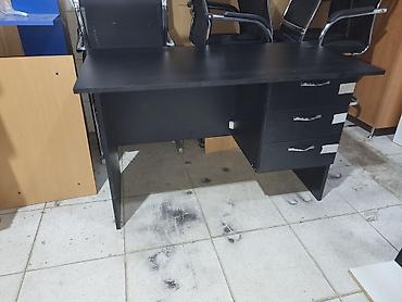 Yeni, İşçi üçün, Dördbucaq masa