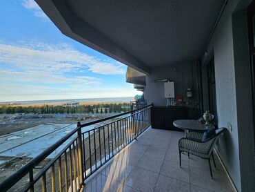 аренда квартиры в баку на месяц: Ev Sumqayit bulvari Jasmin parkda yerlesir.Şəxsi evdir.yalniz aileye