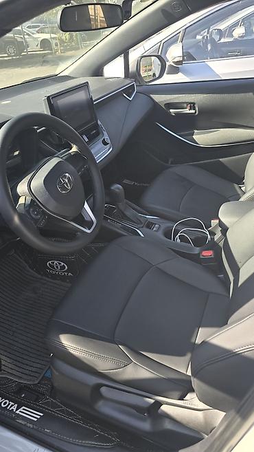 tayota karolla: Toyota Corolla: 2022 г., 1.8 л, Вариатор, Гибрид, Седан — 6