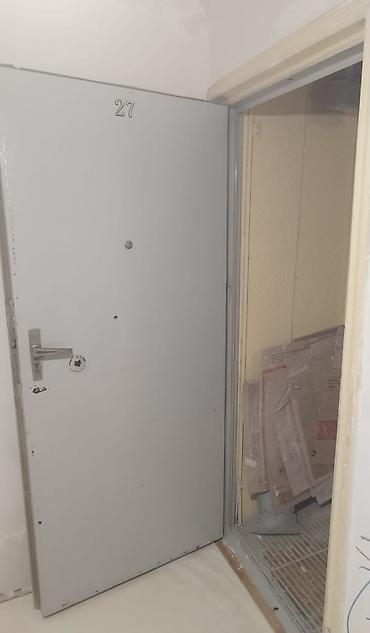 Qapı zamokları: Seyf qapi
180azn qiymet sondur
Hezi aslanov 1999 leli — 1