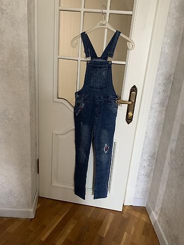 Tulumlar: Cins kombinezon - Rəng: tünd mavi denim - Model: dar kəsim şalvarlı — 1