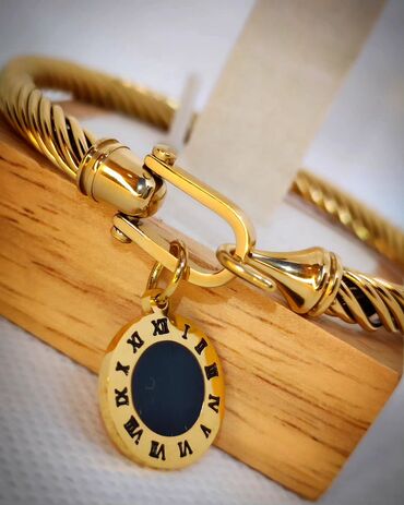 cartier muske narukvice: Charm bracelet, Material: Stainless steel