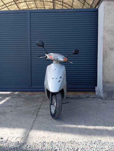 купить фронтальный погрузчик бу: Скутер Honda, 50 куб. см, Бензин, Б/у