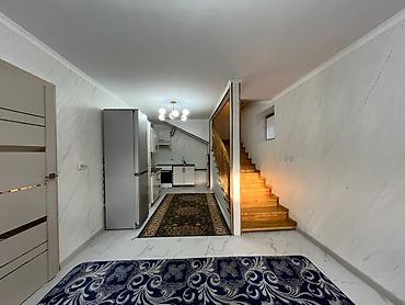 Продажа коттеджей и домов: Сдается Дом Площадь : 200м2 Участок 4 сотки Цокольный этаж : кухня — 5