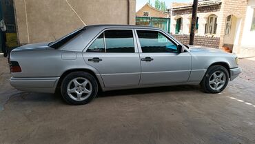 mers e220: Mercedes-Benz 220: 1994 г., 2 л, Механика, Газ, Седан