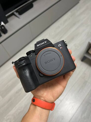 Fotokameralar: Sony A7R III 42.4MP1 full-frame Exmor R™ CMOS sensor and BIONZ X