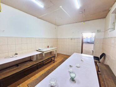 Anbar və emalatxanalar: Xətai rayonu, Babək prospektində səliqəli, hündür və işıqlı anbar — 18