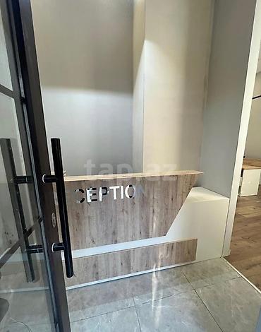 150 m2 ofislər: Müasir ofis mebeli komplekti təqdim olunur. Dəst iş mühiti üçün — 4