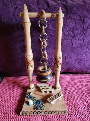 Ostali kućni dekor: Figura drvena sa Zaltibora iz 80ih. bez ostecenja. Visina. 25cm — 1