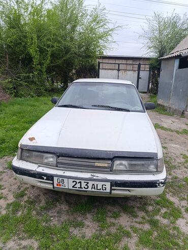 Mazda: Mazda 626: 1987 г., 1.9 л, Механика, Бензин, Седан