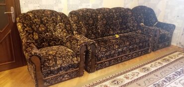 carpayilar divanlar: Divan kreslo satılır 250 azn.açılıb yataq kimidə istifadə olunur