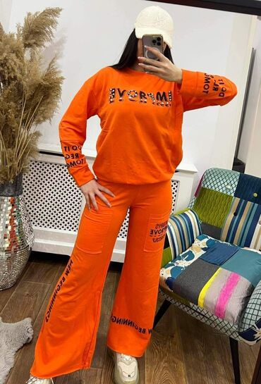 Gornji i donji deo: New Tracksuit S•M•L•XL 
2800din Super PROMO Cena ! — 1