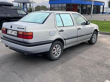 Volkswagen Vento: 1994 г., 1.8 л, Механика, Бензин, Седан