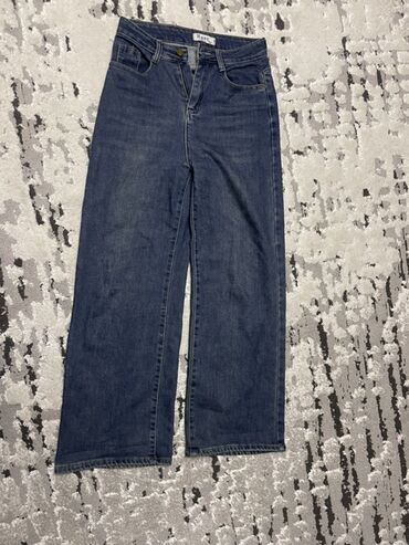 женские джинсовые шорты с завышенной талией: Джинсы, Прямые, Высокая талия, Стрейч, Стандарт