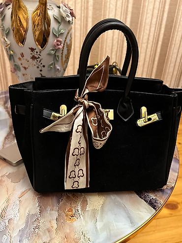 Çantalar: Qara əl çantası – klassik tote dizaynı - Material: zərif süet — 3