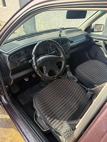 Volkswagen: Volkswagen Vento: 1993 г., 1.8 л, Механика, Бензин, Седан — 10
