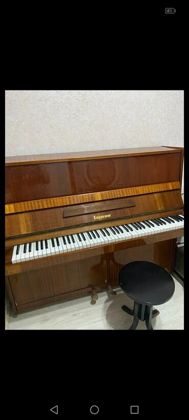 piano satılır: Pianino ve oturacaq satilir 250 azn. Unvan sumqayit m 2950 nigaz