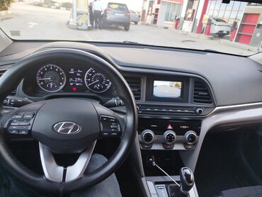 Hyundai: Hyundai Elantra: 2 l | 2019 il Sedan — 7