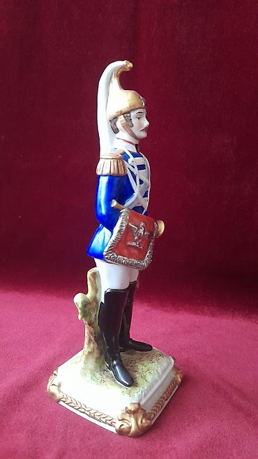 саблья: Фарфоровая статуэтка «Carabinieri Reali (Squadroni guardie – — 4