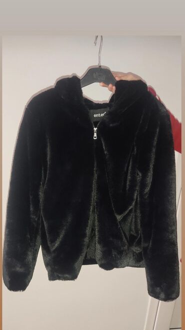 10 azn: Женская куртка S (EU 36), цвет - Черный