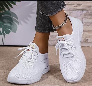 vans кеды женские: Ağ rəngli qadın idman ayaqqabısı - Nəfəsalan trikotaj (mesh) üst — 1