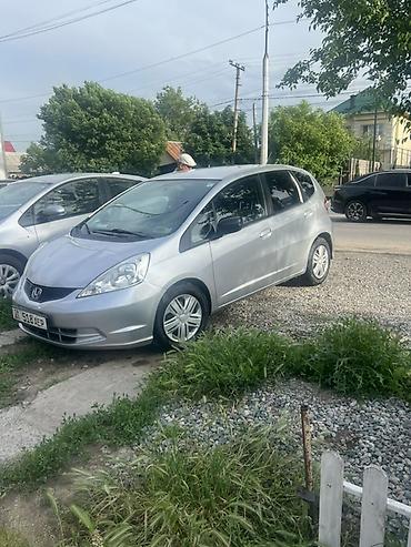 е34 дверь: Honda Fit: 2011 г., 1.5 л, Автомат, Бензин, Хэтчбэк — 2