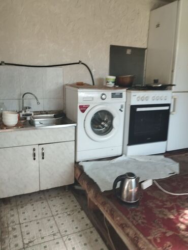 земельный дом ош: 38 кв. м, 1 бөлмө, Унаа токтотуучу жай, Забор, тосулган