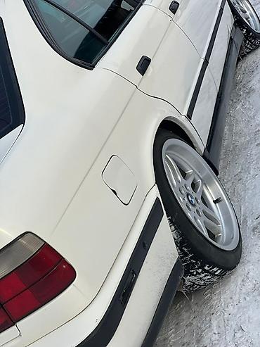 BMW: BMW 540: 1993 г., 4.4 л, Механика, Бензин, Седан — 18