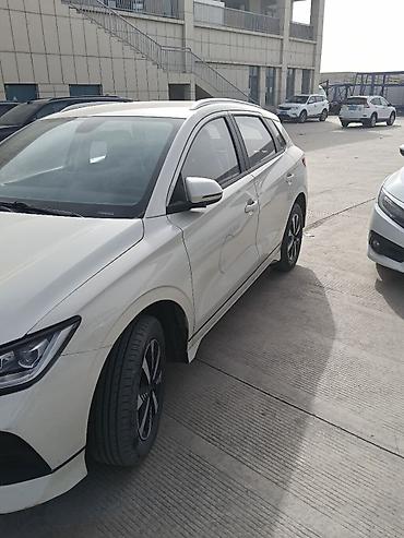 byd e9 1: BYD E2: 2023 г., Электромобиль, Хэтчбэк — 2