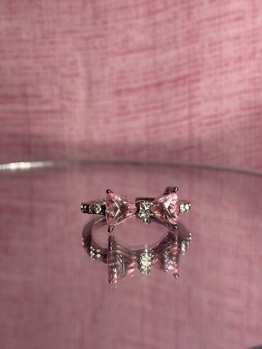 swarovski кольцо: 150 Милые колечки Стоимость: 150с за штуку 🫶 -не рекомендуется