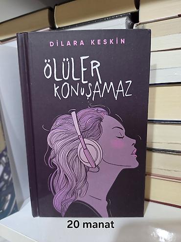 Книги и журналы: Kitablar tamamilə yenidir. Hər birinin öz qiyməti şəkildə göstərilib — 10
