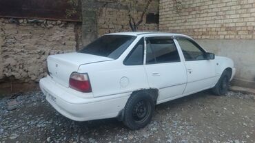 Daewoo: Daewoo Nexia: 1997 г., 1.5 л, Механика, Бензин