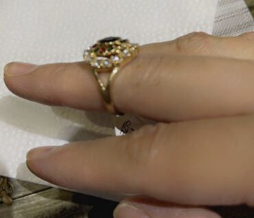 Üzüklər: Üzük — 4