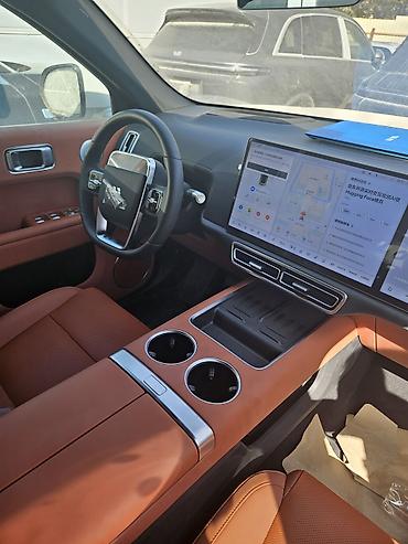 byd e1: Lixiang L7: 2026 г., Робот, Гибрид, Кроссовер — 3