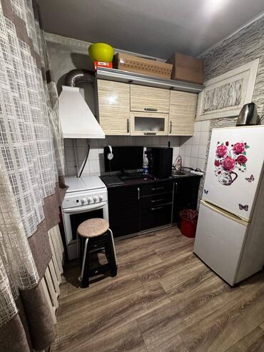 сдаю швейный цех с оборудованием: 2 комнаты, 42 м², Хрущевка, 4 этаж, Косметический ремонт