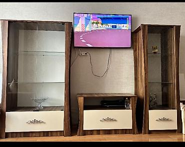 perla tv stend: Qonaq otağı üçün vitrinli mebel dəsti - Tərkib: 3 hissəli TV və — 1